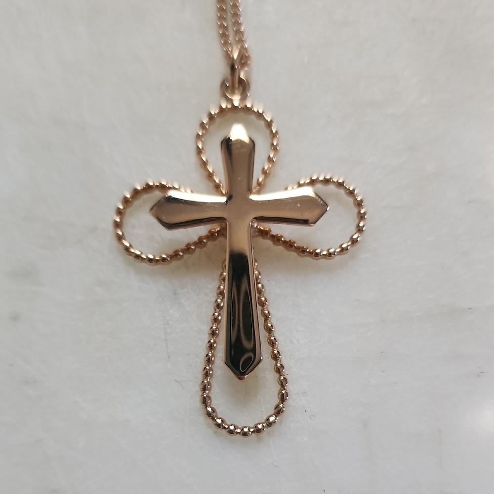 Elegant Gold Cross Pendant Necklace